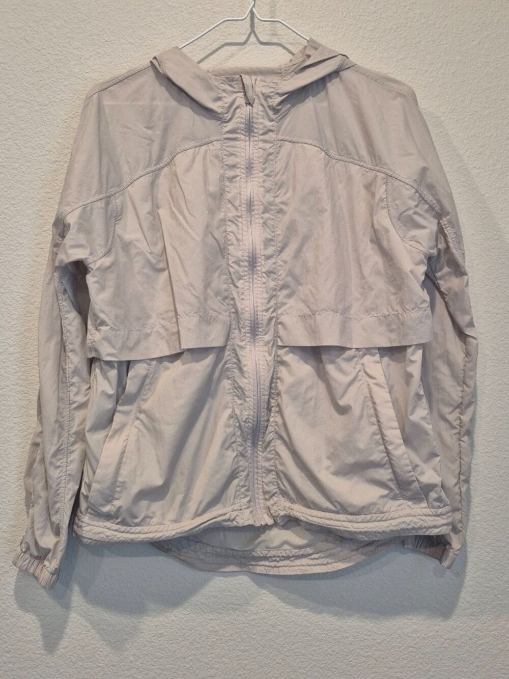 Lululemon Windbreaker Jacket Beige Hooded Zip Up Outdoor Workout Women's 6